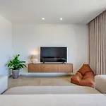 Luxury 3br Seafront Apartament *