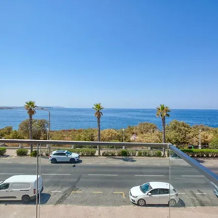 Luxury 3br Seafront Appartement *