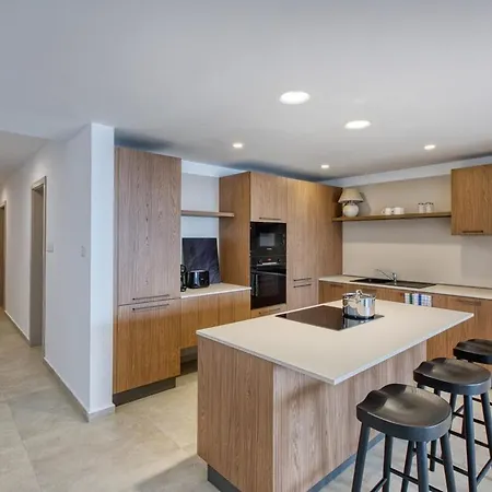 Luxury 3br Seafront Appartement San Pawl il-Baħar