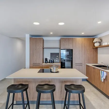 Luxury 3br Seafront *