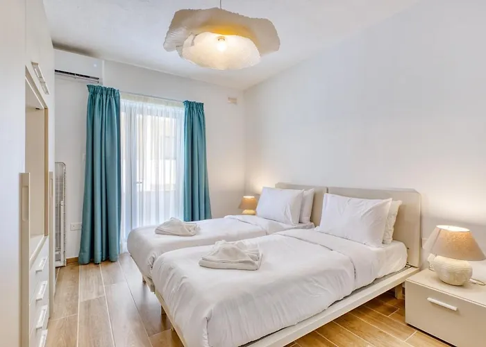 Διαμέρισμα Luxury 3br Seafront Σεντ Πόλς Μπέι