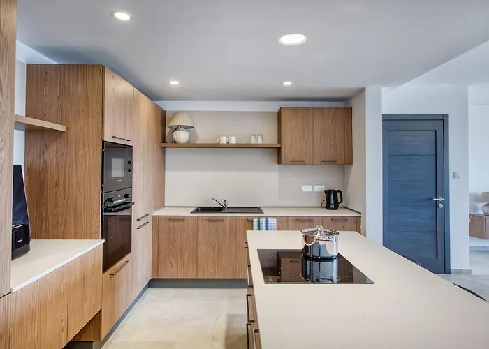 Luxury 3br Seafront *