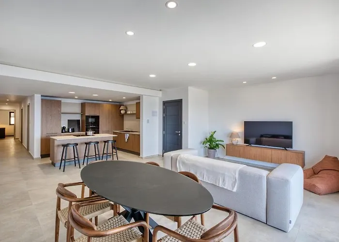 Luxury 3br Seafront Σεντ Πόλς Μπέι