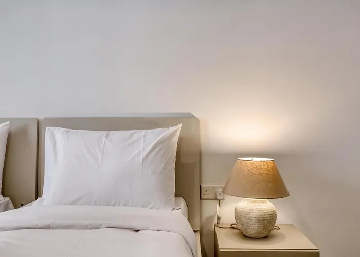 Luxury 3br Seafront * סיינט פול ביי